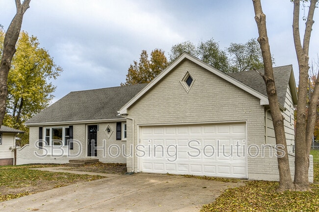 18812 Gateway Dr in Independence, MO - Building Photo - Building Photo