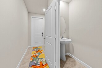 5731 SE Edgewater Cir in Stuart, FL - Building Photo - Building Photo