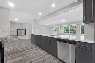 3303 NW 37th Ave in Lauderdale Lakes, FL - Building Photo