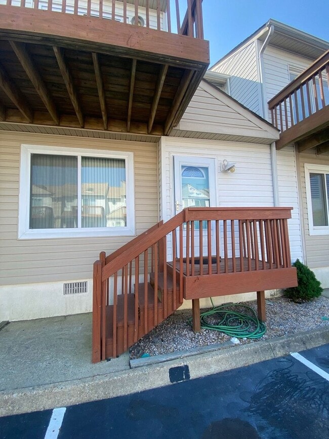 property at 517 W Ocean View Ave
