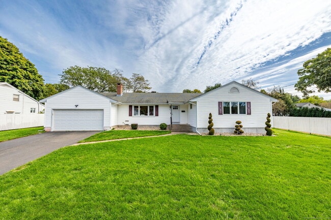 property at 52 Huntington Dr