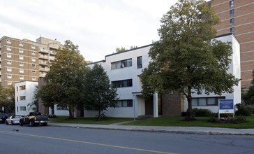 55-65 Burnside Ave in Ottawa, ON - Building Photo - Building Photo