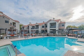 7900 E Princess Dr in Scottsdale, AZ - Foto de edificio - Building Photo