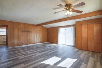 17069 IN-23 in South Bend, IN - Building Photo - Building Photo