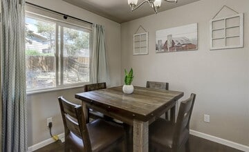 830 Zion Dr in Colorado Springs, CO - Foto de edificio - Building Photo