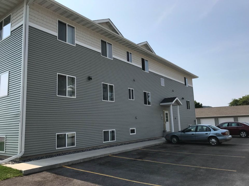 1721 W 5th St-Unit -303 in Winona, MN - Building Photo