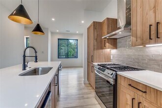 5609 Live Oak St in Dallas, TX - Building Photo - Building Photo