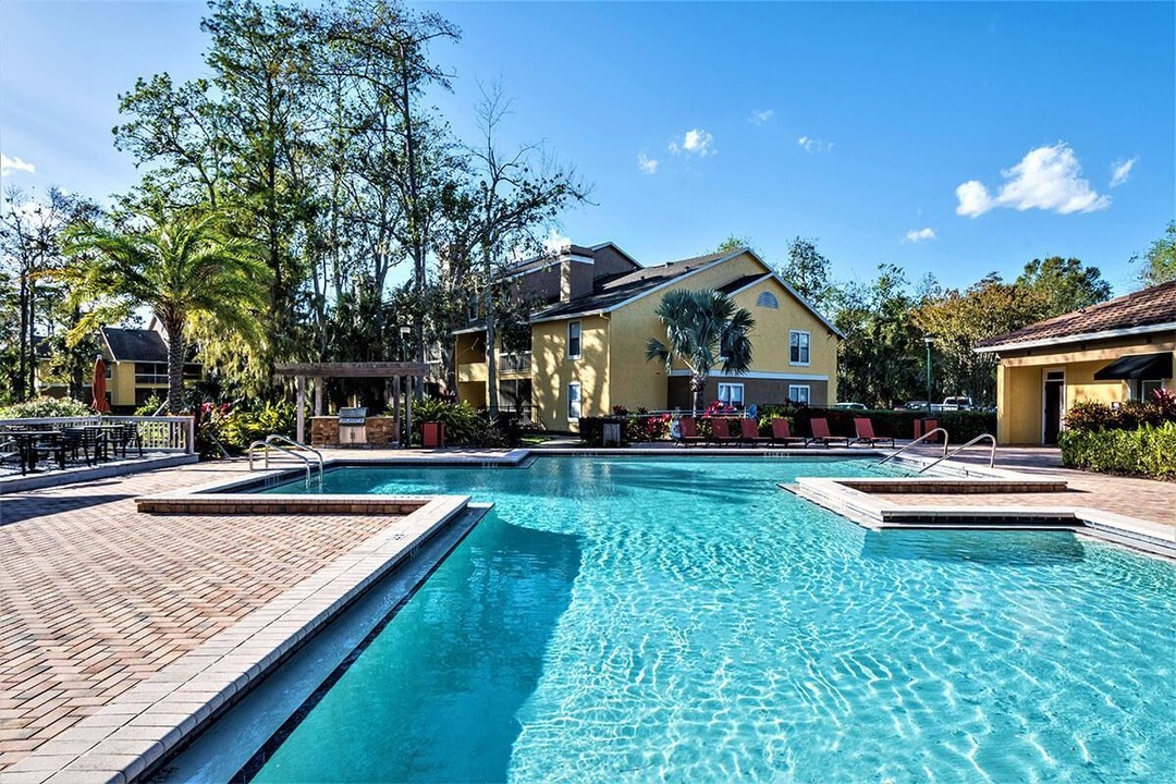 Lake Forest Apartments in Daytona Beach, FL - Building Photo