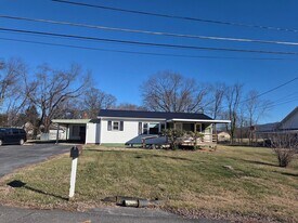 400 S Barton St in Johnson City, TN - Building Photo