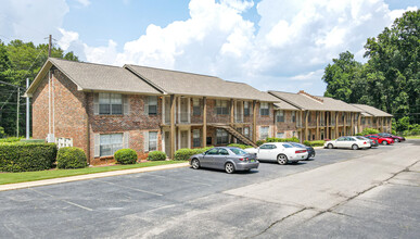 Stonehenge at Crestline Apartments in Birmingham, AL - Building Photo - Building Photo