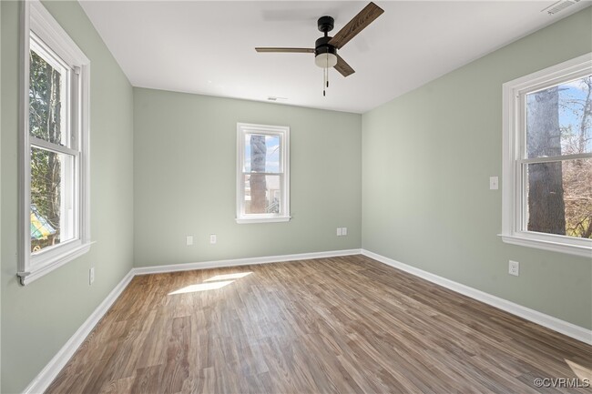 11101 Timonium Dr in Chester, VA - Building Photo - Building Photo