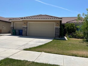 1623 Dock Ave in Los Banos, CA - Building Photo - Building Photo