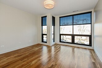 8 W Burlington Ave in La Grange, IL - Building Photo - Building Photo