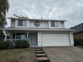 7050 SW 174th Ave in Beaverton, OR - Building Photo