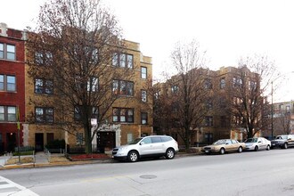 1331-41 W. Addison in Chicago, IL - Foto de edificio - Building Photo