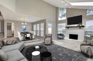 11530 Ella Lee Dr in Houston, TX - Building Photo