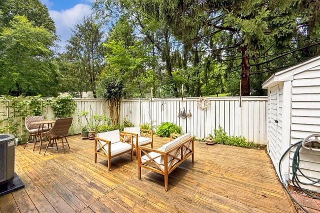 1581 Poplar Grove Dr in Reston, VA - Building Photo - Building Photo