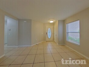 4621 Ross Lanier Ln in Kissimmee, FL - Foto de edificio - Building Photo