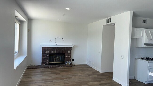 120 23rd St in Costa Mesa, CA - Building Photo - Building Photo