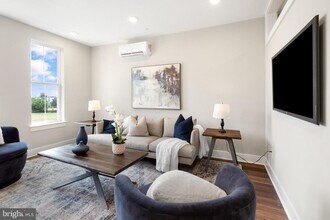 1924 N Front St in Philadelphia, PA - Foto de edificio - Building Photo