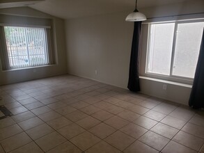 2605 Silver Star Dr SW in Albuquerque, NM - Building Photo - Building Photo