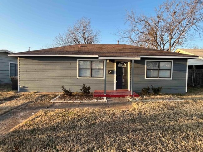 property at 2908 Cunningham Dr