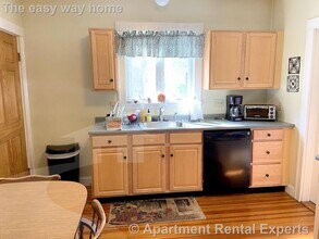 41 Bay State Ave, Unit 2 in Somerville, MA - Foto de edificio - Building Photo