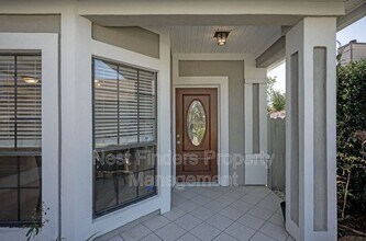 2958 Lantana Lakes Dr E in Jacksonville, FL - Building Photo - Building Photo