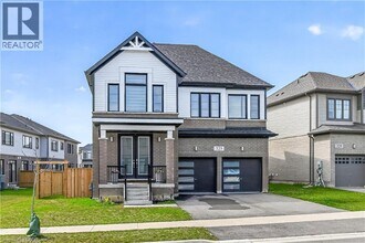 325 Provident Wy in Hamilton, ON - Building Photo - Building Photo