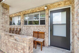 2729 Main St in La Marque, TX - Building Photo