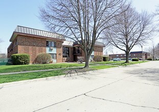 315 Kimbell Ave in Elmhurst, IL - Building Photo - Building Photo