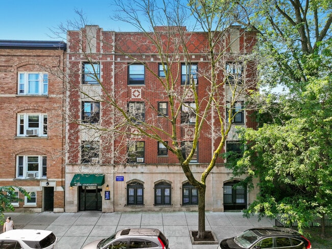 635 W Barry Ave, Unit 1