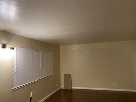1924 51st Ave, Unit 3 in Oakland, CA - Building Photo