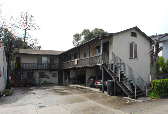 1581-1585 W El Camino Real in Mountain View, CA - Foto de edificio - Building Photo