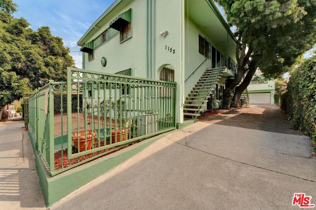 1152 Irolo St-Unit -4 in Los Angeles, CA - Building Photo