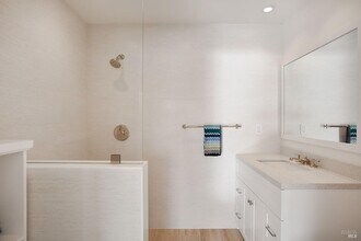 386 Greenwood Beach Rd in Tiburon, CA - Building Photo - Building Photo