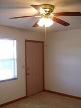 103 N Roosevelt St in Tullahoma, TN - Building Photo - Building Photo