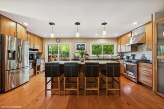 1475 Deerfield Pl in Highland Park, IL - Building Photo - Building Photo