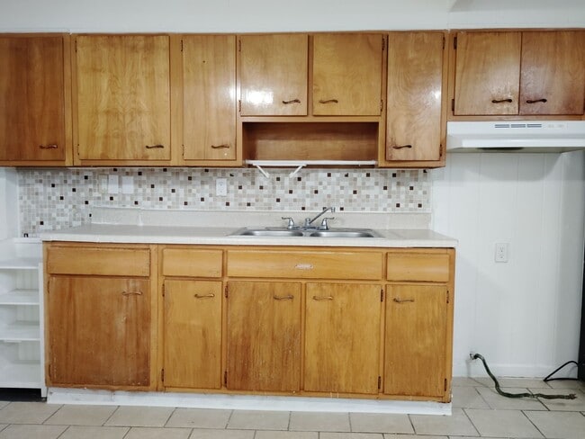 1311 St Stephens Dr in Sauget, IL - Building Photo - Building Photo