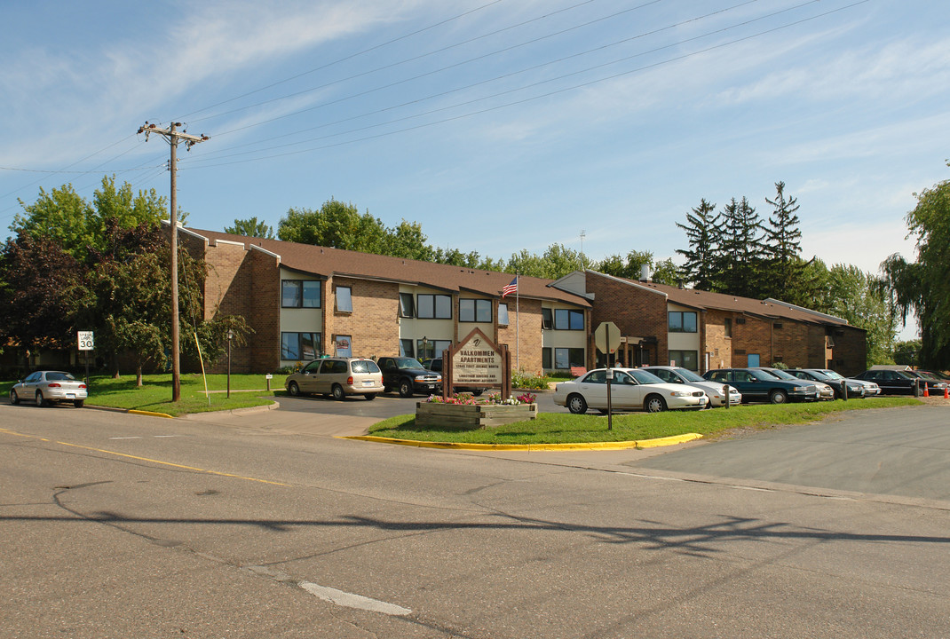 Valkommen Apartments in Lindstrom, MN - Building Photo