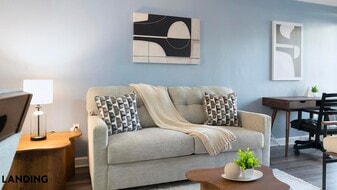 2851 Maingate Village Cir, Unit 6-100 in Kissimmee, FL - Building Photo