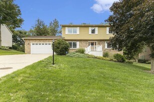 194 Wexford Rd in Valparaiso, IN - Building Photo