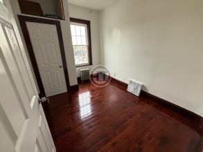 2401 E Tremont Ave in Bronx, NY - Building Photo - Building Photo