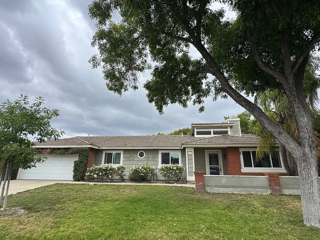 property at 417 E Miramar Ave