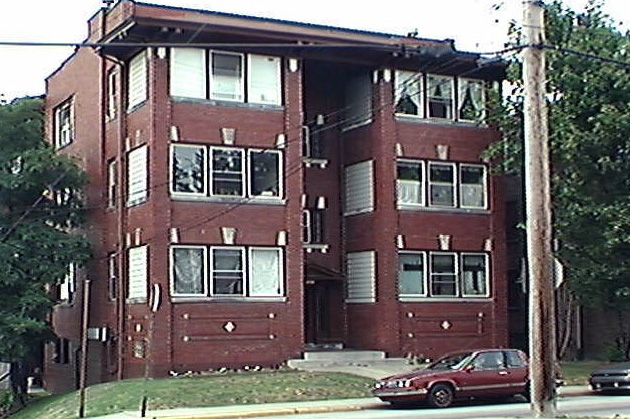 2750 Broadway Ave in Pittsburgh, PA - Foto de edificio - Building Photo