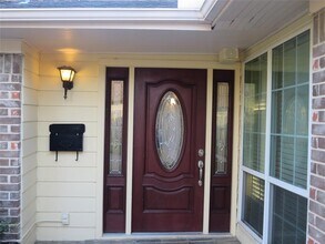 1006 Walnut Bend Ln in Houston, TX - Building Photo - Building Photo