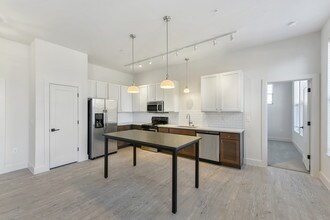 Peake Apartments in Grandview Heights, OH - Foto de edificio - Building Photo
