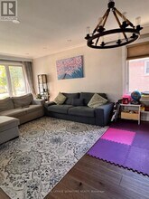 30 Gentian Dr in Toronto, ON - Building Photo - Building Photo