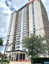 1590 Anderson Ave in Fort Lee, NJ - Building Photo