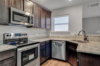 2735 W Washington St in Denison, TX - Building Photo - Building Photo